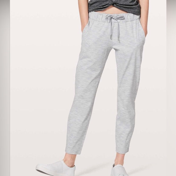 lululemon athletica Pants - Lululemon On The Fly Pants Size 4 Wee Are From Space Nimbus Battleship Pants